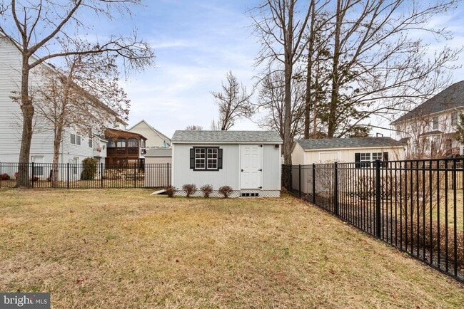 Building Photo - 6910 Governors Grant Ln