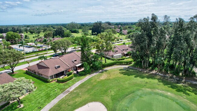 Building Photo - 4705 Fountains Dr S