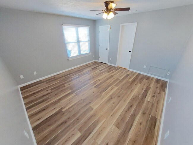 Building Photo - Beautiful Virginia Beach TownHome | 3BR, 2BA