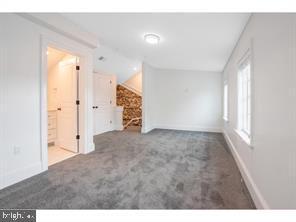 Building Photo - 8 N New St