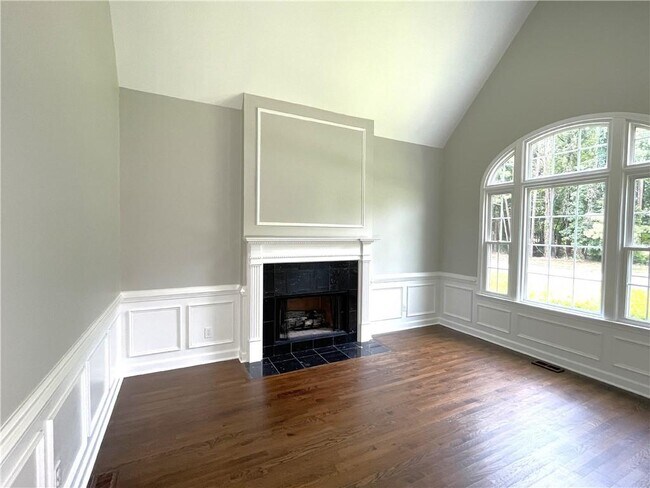Building Photo - 655 Huntwick Pl