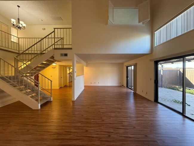 Building Photo - Beautiful Two Story Orcutt Town Home in th...
