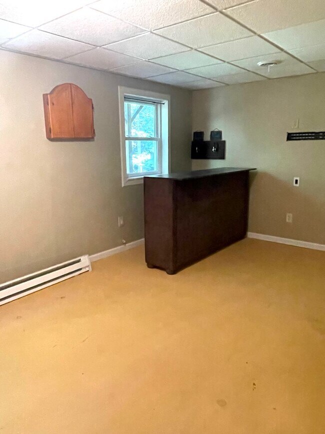 Building Photo - 3 Bed, 2.5 Bath Home For Rent in Fairview