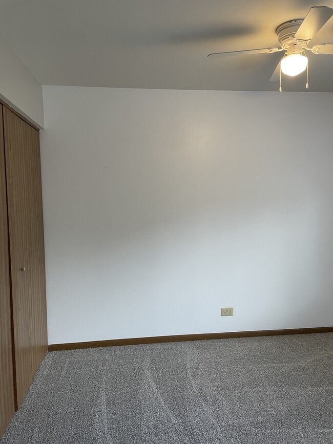 Building Photo - 4440 Larkspur Ln