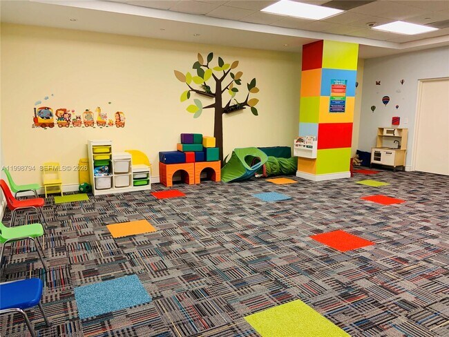 Building Photo - 801 Brickell Key Blvd