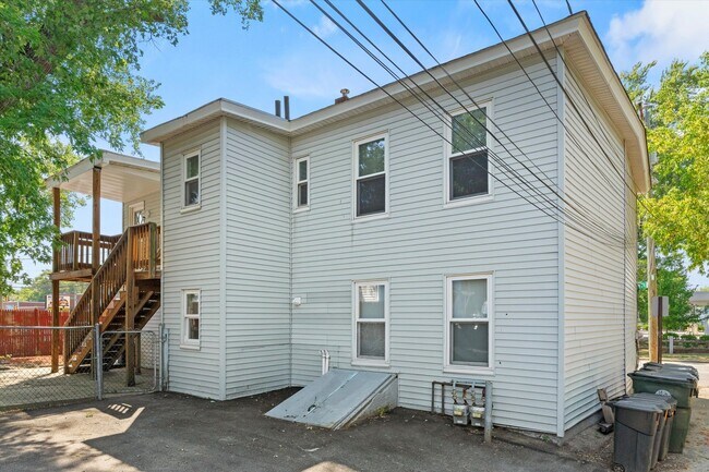 Building Photo - 28 S Beech St