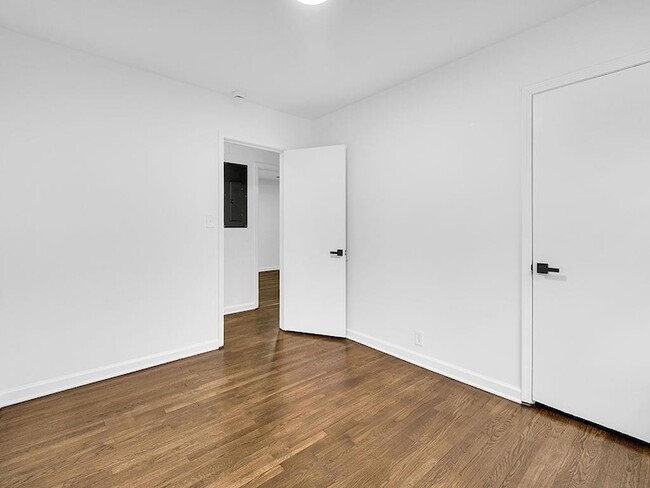 Building Photo - 1253 Dunwoody Ln NE