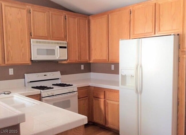 Building Photo - 1745 Park Mesa Ln
