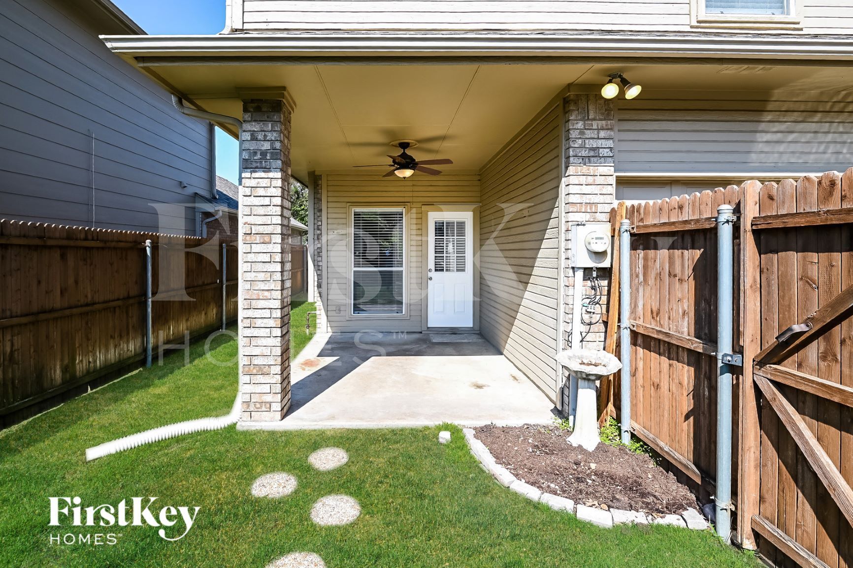 Building Photo - 2210 Meadowstone Dr