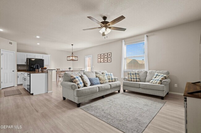 Building Photo - 13514 Bradford St