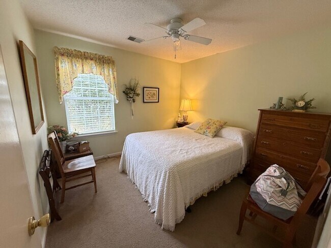 Building Photo - 3 Bedroom 2 Bath House in Shadowmoss - West Ashley