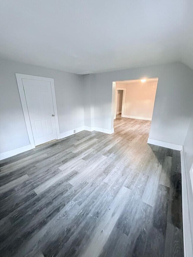 Building Photo - 3119 W 68th St