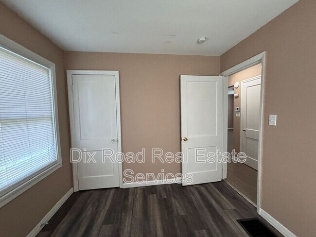 Building Photo - 1110 Ellen Dr