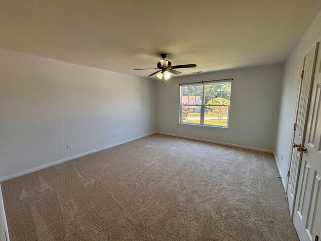 Building Photo - Room to Breathe! 5 Bedroom Home in Desirab...