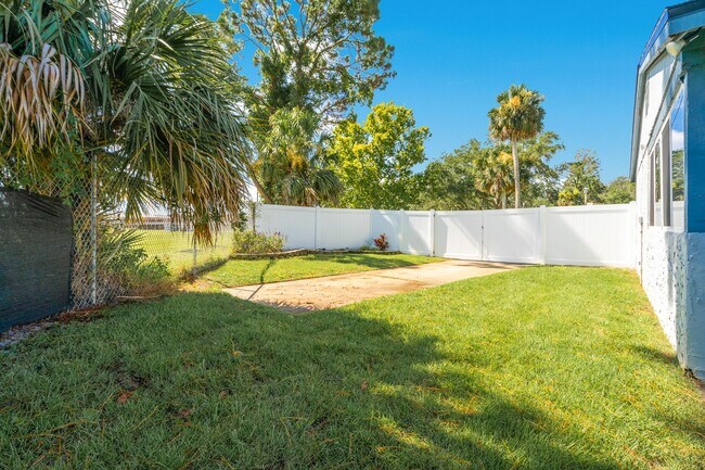 Building Photo - Beautifully upgraded two-story rental home...
