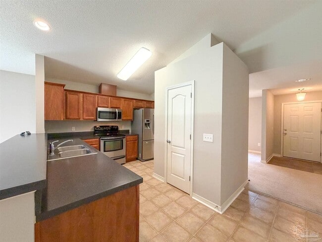 Building Photo - 697 Mozingo Ln