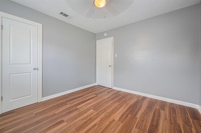 Building Photo - 6527 Kernel St