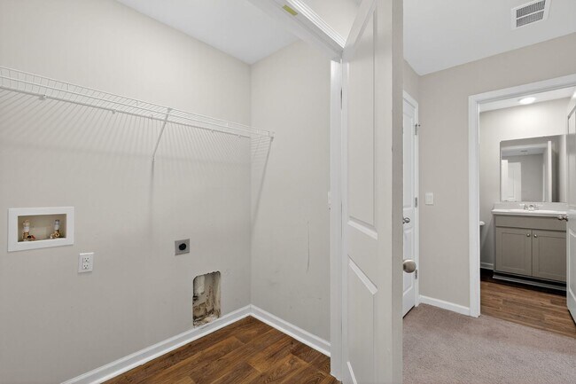 Building Photo - 127 Birch Cir