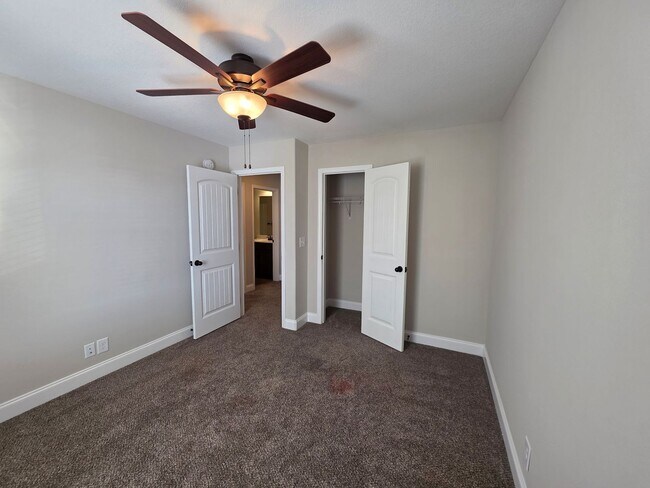 Building Photo - Live Where Comfort Meets Convenience in This Stylish 3 Bedroom Townhome