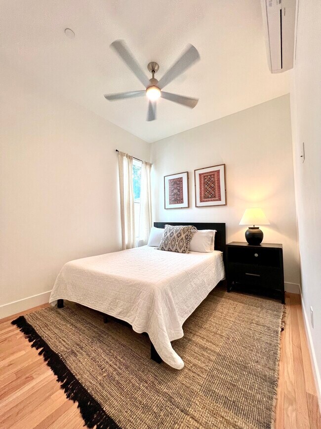 Building Photo - 1112 Tomato Aly