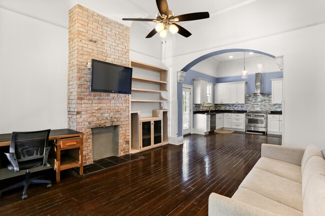 Building Photo - 1576 N Dorgenois St