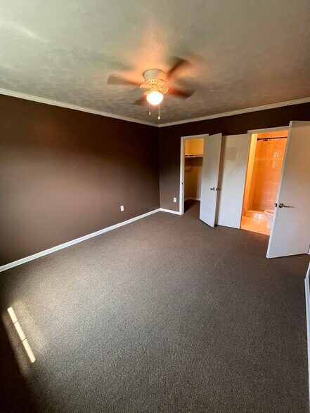 Building Photo - 4419 Romlon St