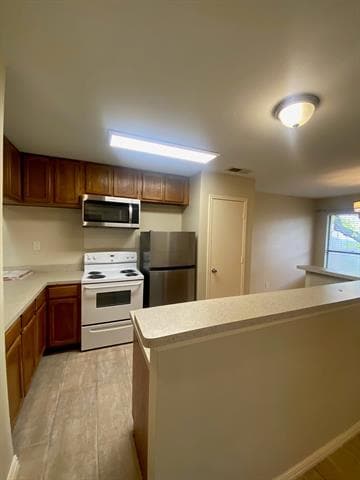 Building Photo - 521 Pine Trail Dr