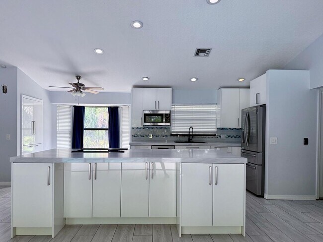 Building Photo - Beautiful house for rent