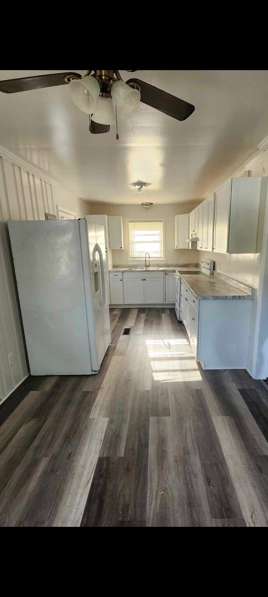 Building Photo - 126 Green Acres Ave