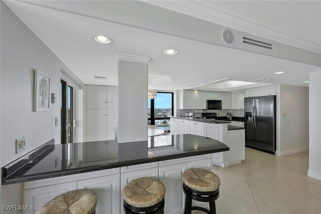 Building Photo - 4451 Gulf Shore Blvd N