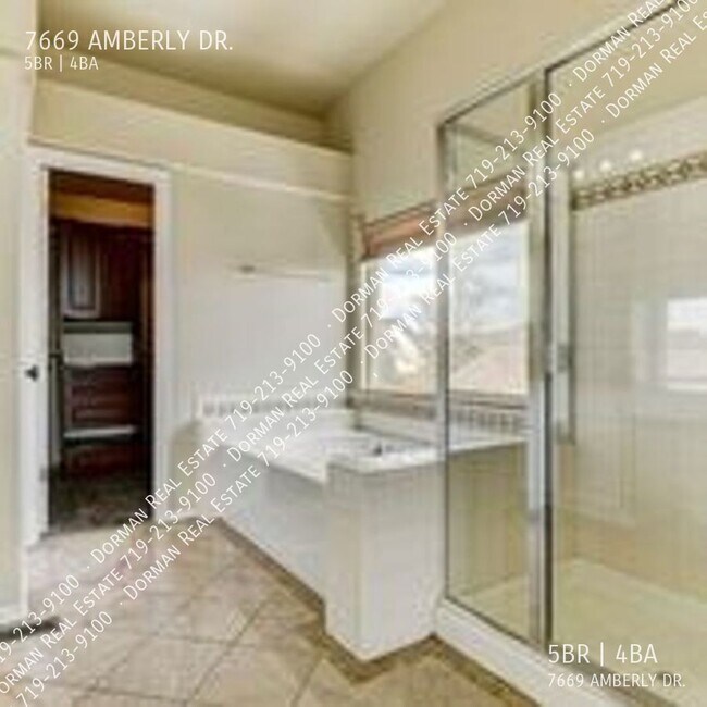 Building Photo - 7669 Amberly Dr