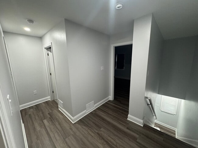 Building Photo - 222 Chesna Dr