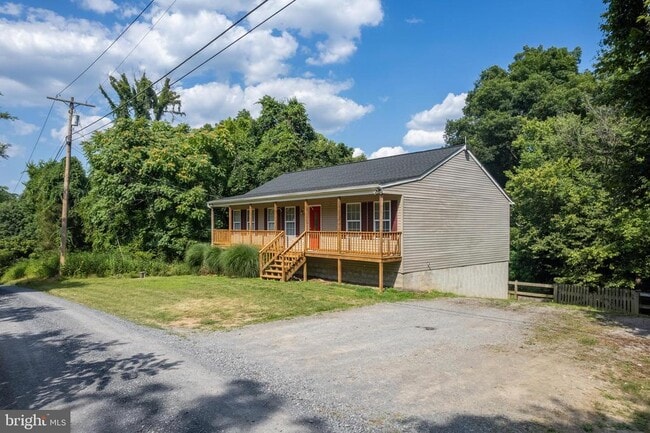 Building Photo - 430 Cedar Creek Dr