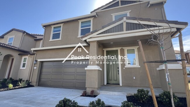 Building Photo - Newer Sacramento 4bd/2.5ba Home!