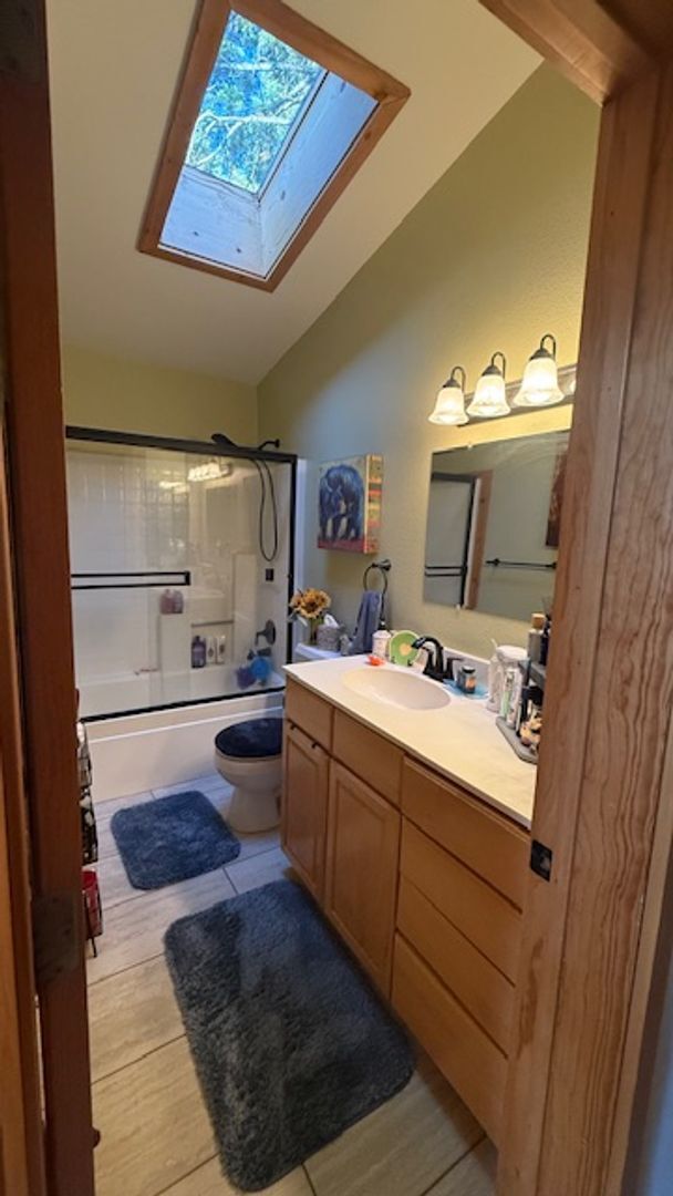 Building Photo - Charming Tahoe Donner Log Cabin with Hot Tub