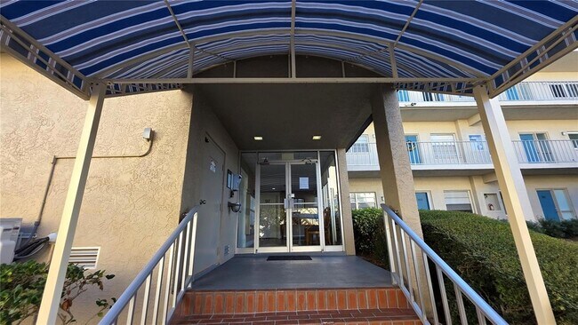 Building Photo - 1650 1st Ave W