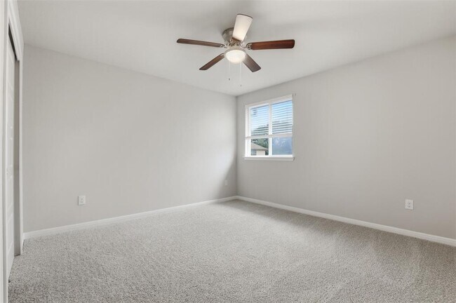 Building Photo - 113 Bastian Ln