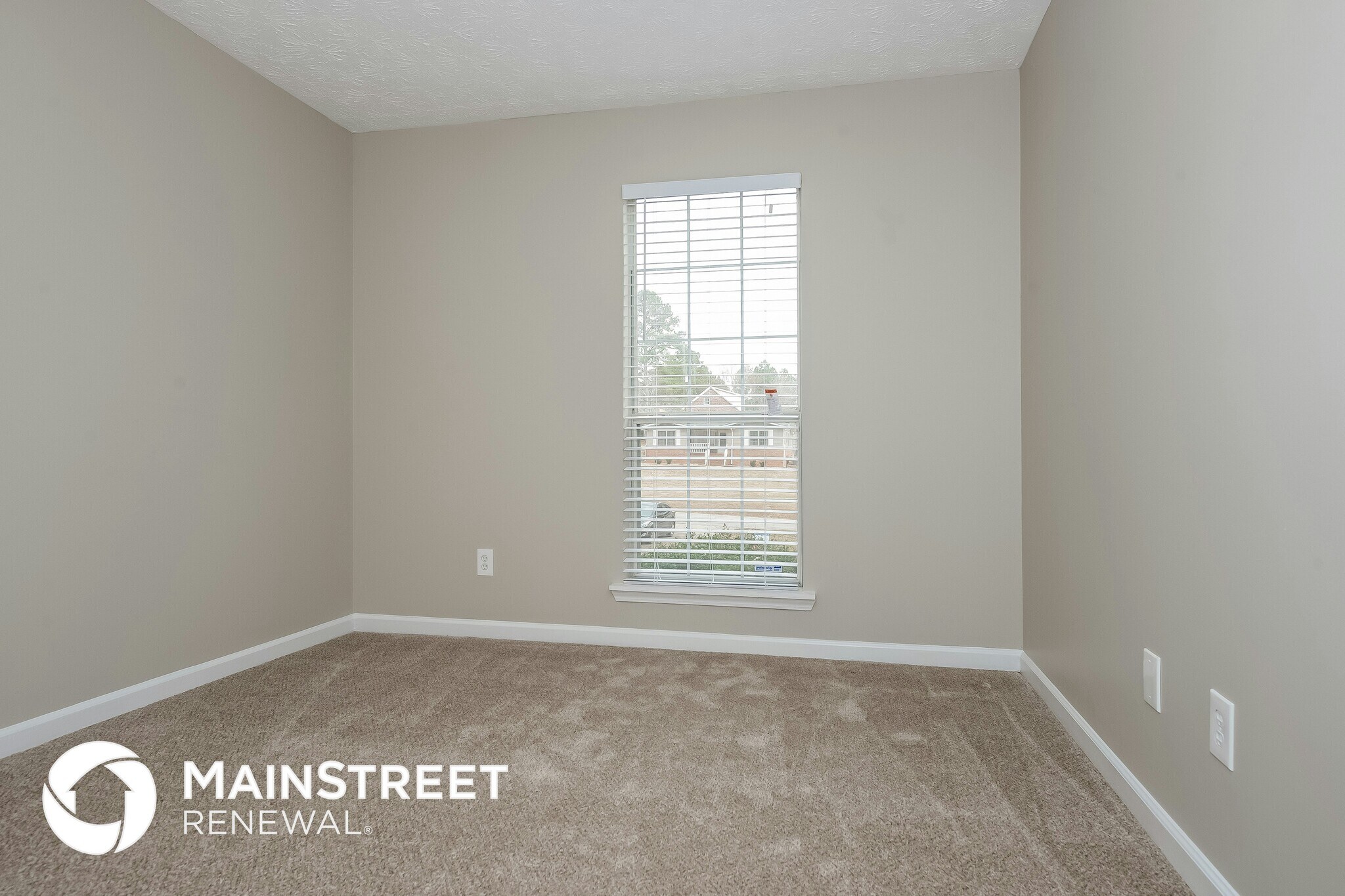 Building Photo - 18 Oakdale Dr