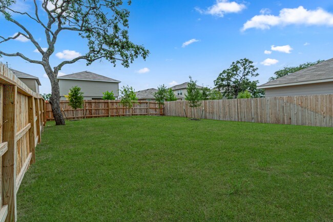 Building Photo - 4 bd/2 ba available NOW!! Wiseman/Talley F...