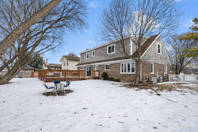 Building Photo - 931 Canterbury Dr