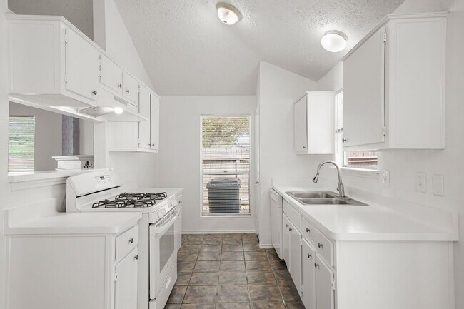 Building Photo - 20614 Park Row Blvd