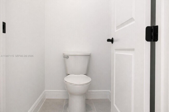 Building Photo - 5243 Rivo Alto Cir