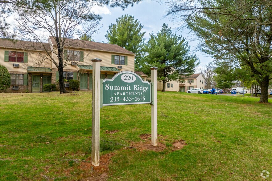 Primary Photo - Summit Ridge Apartments