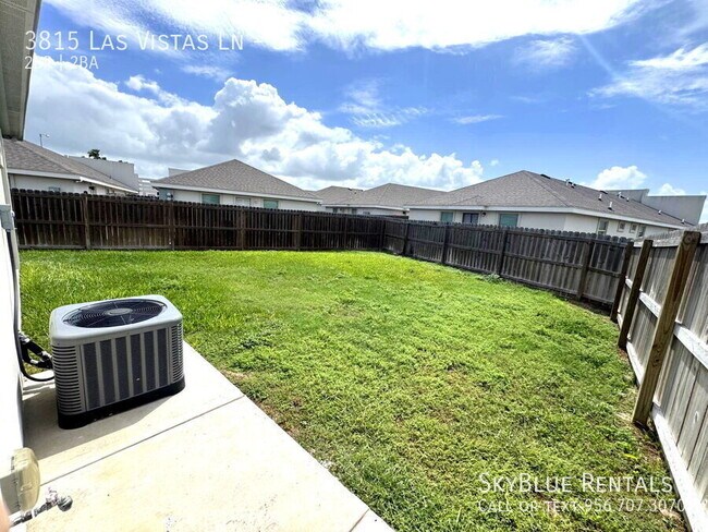 Building Photo - 3815 Las Vistas Ln