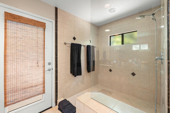 Building Photo - 70520 Gardenia Ct