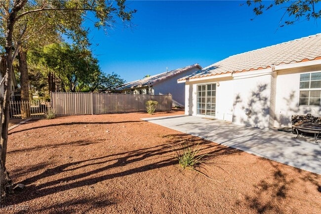 Building Photo - 5516 Honey Mesquite Ln