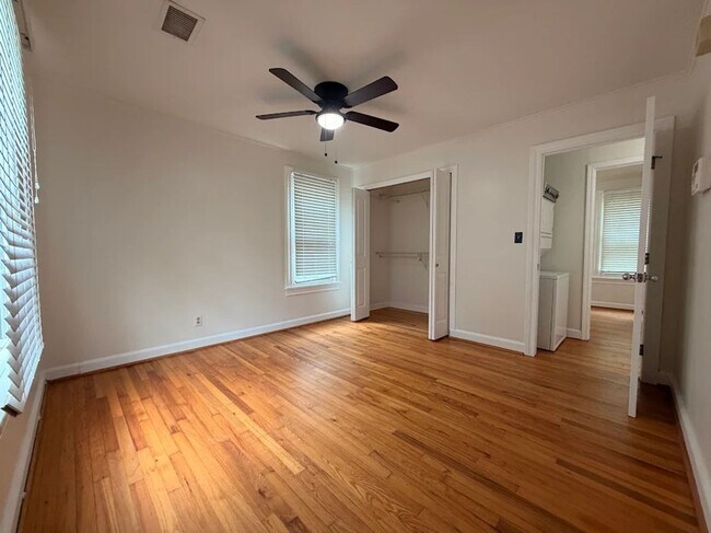 Building Photo - 383 Deering Rd NW
