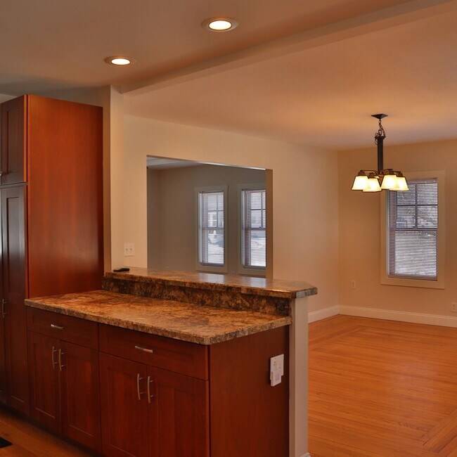 Building Photo - 192 Slater Ave