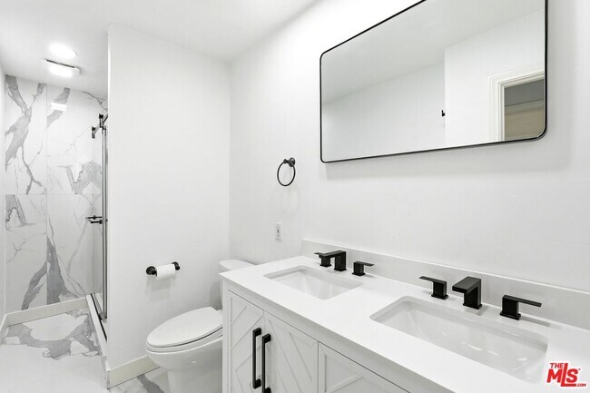 Building Photo - 320 Hermosa Ave