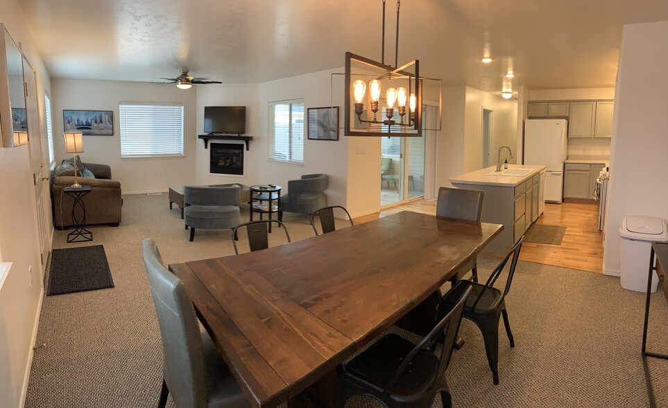 Building Photo - 209 Long Island Ave